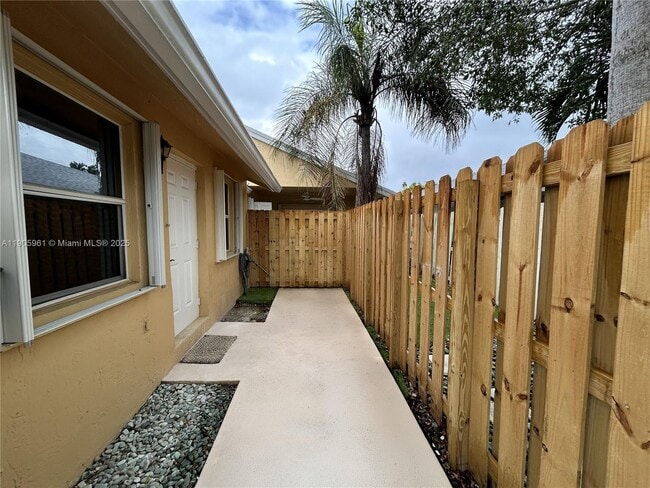 Foto del edificio - 1644 Jackson St