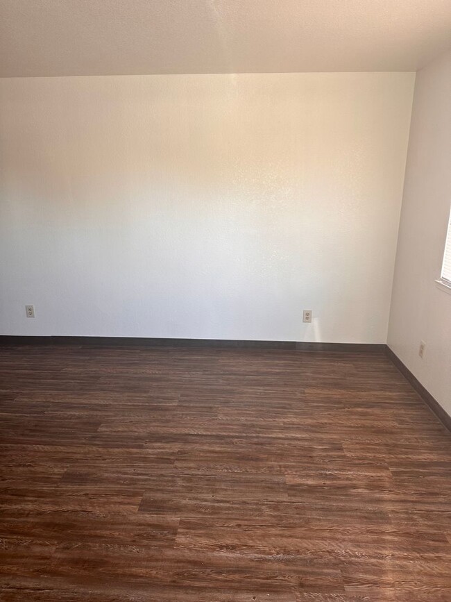 Foto del edificio - Great 2 bed 1 bath duplex
