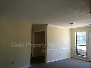 Building Photo - 125 Claybill Dr