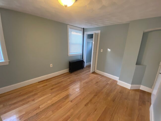 Building Photo - 307 Highland Ave