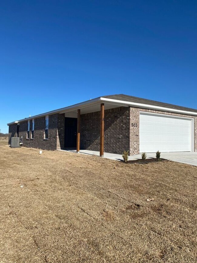 Foto del edificio - Available Now! 3-Bedroom, 2-Bathroom Townhome with Full-Service Lawn Care in Siloam Springs