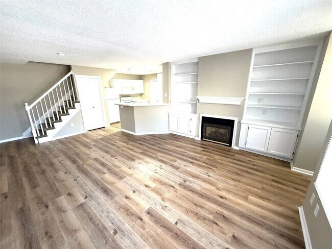 Foto del edificio - 6855 Woodland Ave