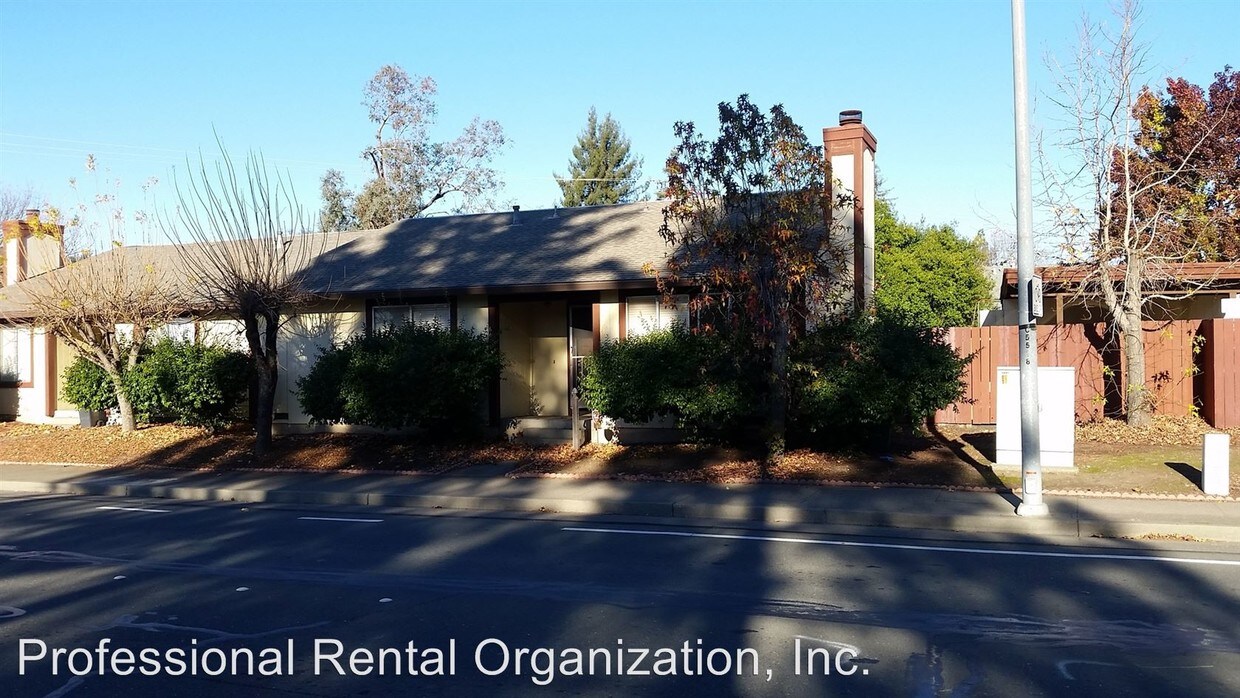 Foto principal - 6603 Montecito Blvd