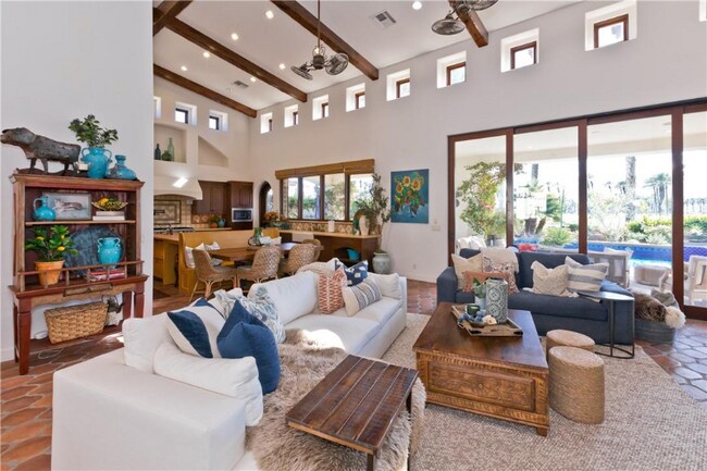 Foto del edificio - 56145 Village Dr