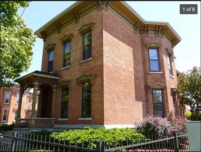 Building Photo - 300 Hawley Ave