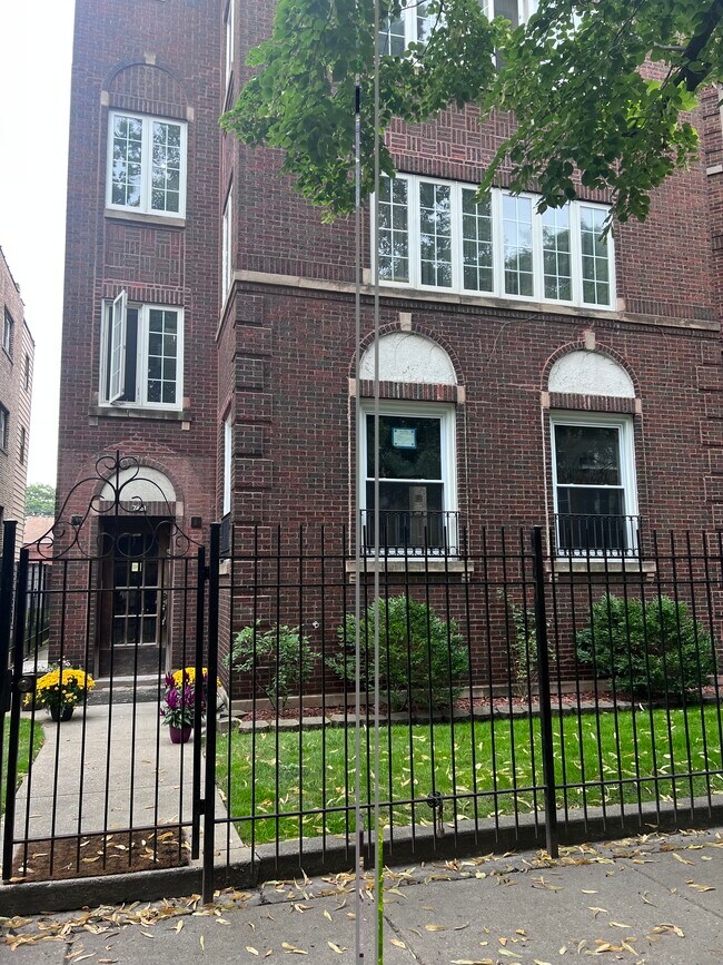 Building Photo - 7431 S Chappel Ave