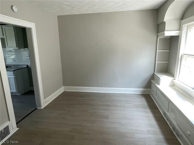 Foto del edificio - 3613 E 135th St