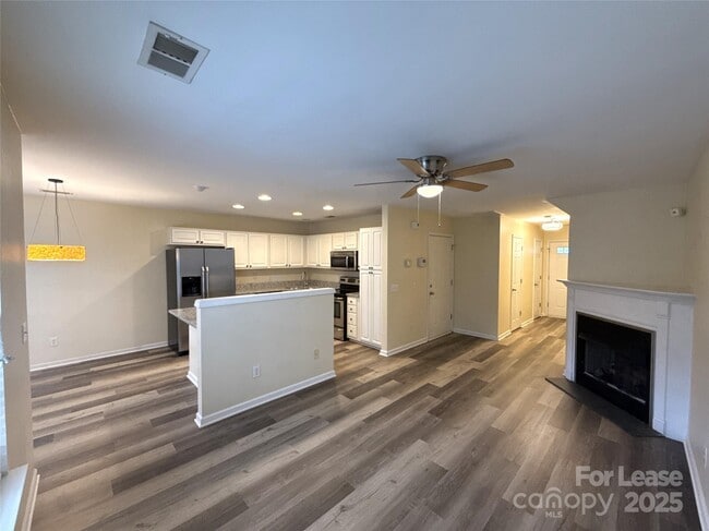 Foto del edificio - 10012 University Park Ln