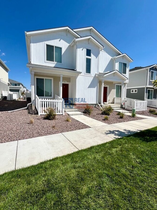 Building Photo - 9254 Henson Pl