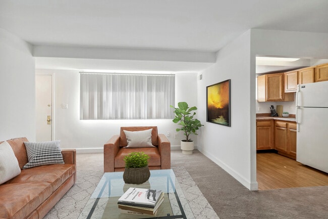 Building Photo - Barclay Square Apartments