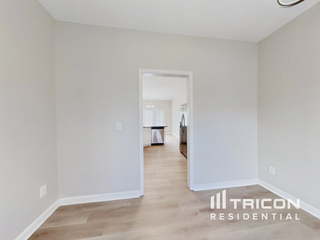 Building Photo - 2403 Glen Meadow Dr