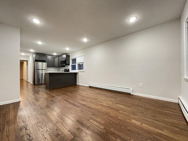 Building Photo - 256 Lexington Ave