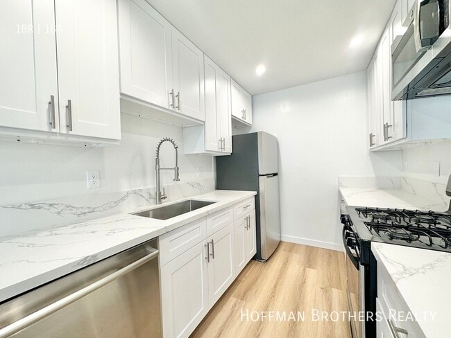 Building Photo - 3663 Vinton Ave