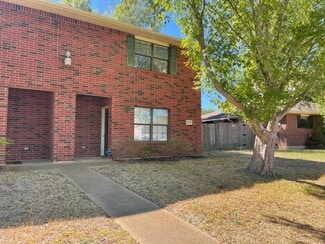 Building Photo - AUGUST 2026 PRE-LEASE!!  Spacious 3 Bedroo...