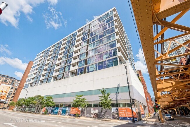 Building Photo - 630 N Franklin St