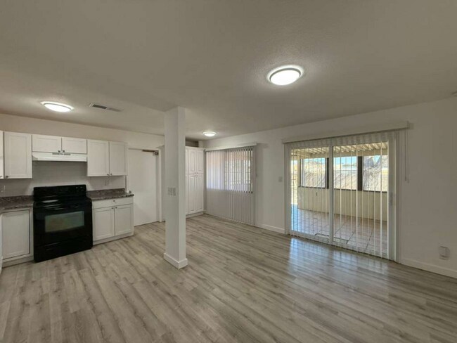 Foto del edificio - 164 Lost Forest St