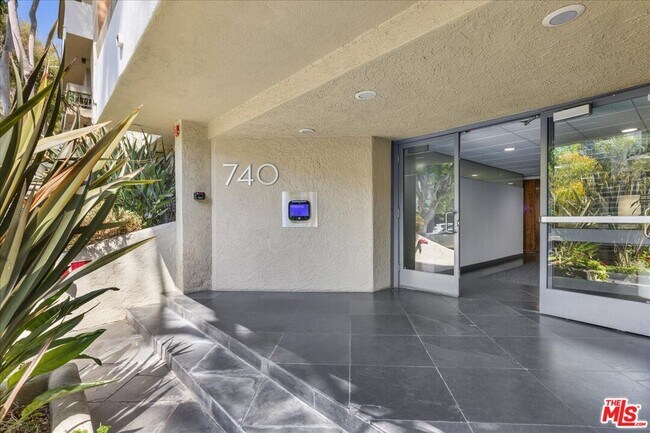 Foto del edificio - 740 Kings Rd