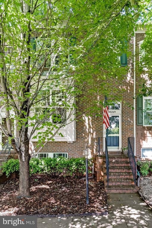 Building Photo - 46209 Walpole Terrace