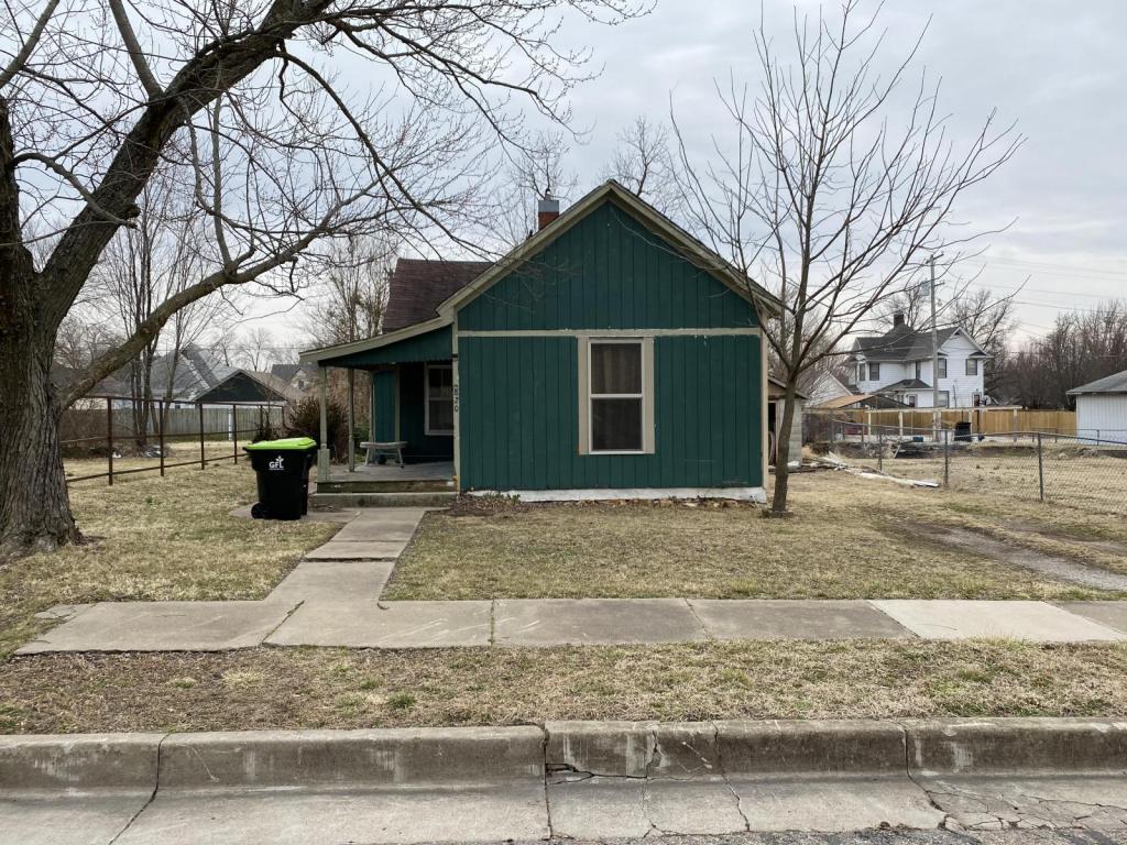 820 W 1st St, b City, MO 64870 House Rental in b City, MO
