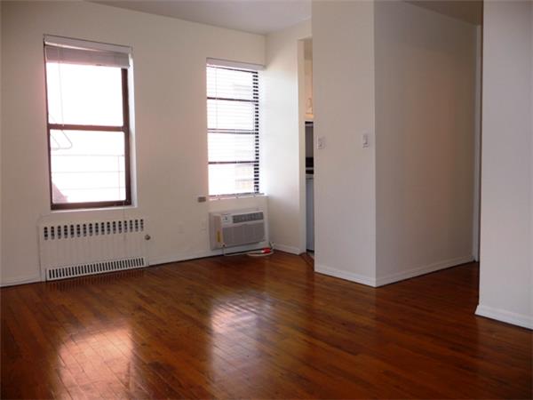 Primary Photo - 235 Sullivan St