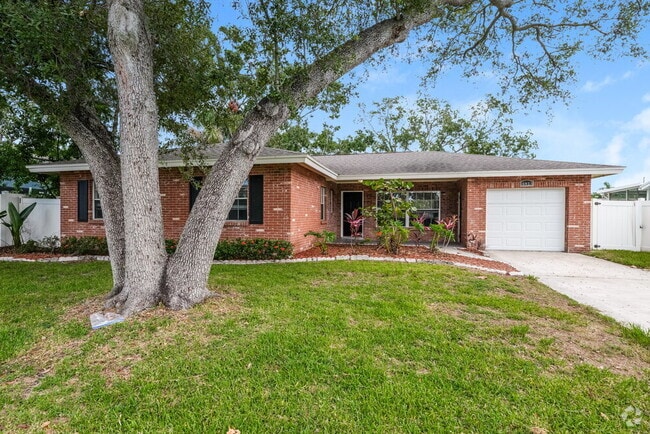 Building Photo - 4813 Bay Crest Dr