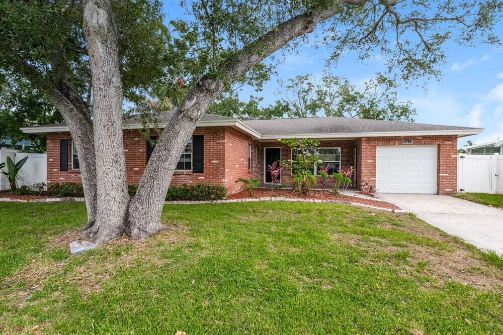 Primary Photo - 4813 Bay Crest Dr