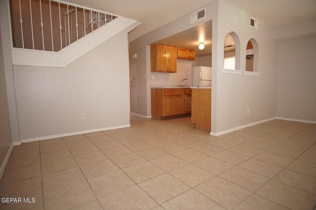 Building Photo - 11021 Sunshine Ct