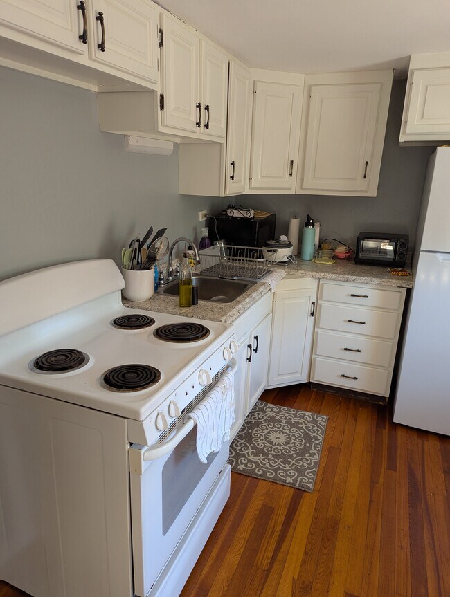 Kitchen - 223 Tuttle Rd