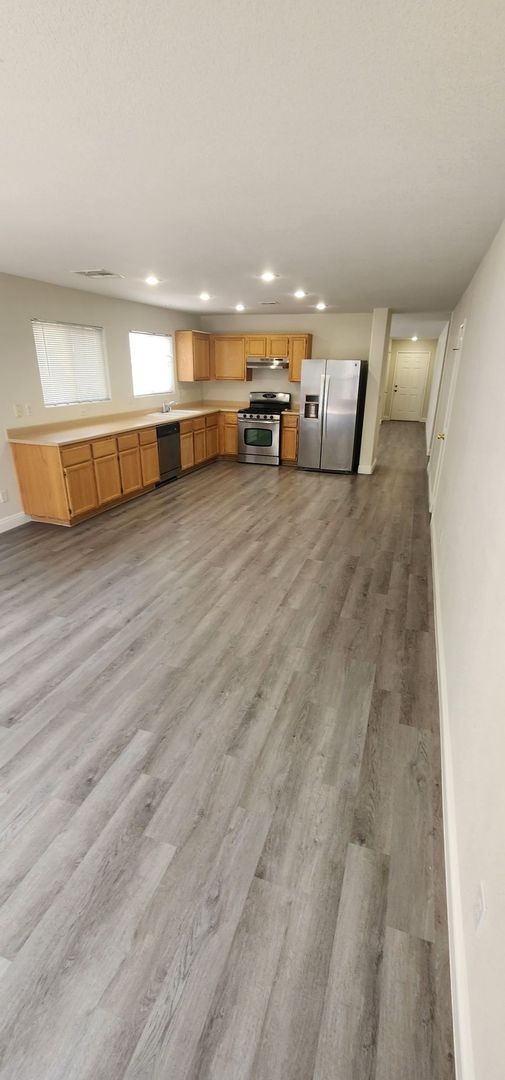 Foto del edificio - HOUSING CHOICE VOUCHER APPROVED! Spacious Henderson Home with Open Layout & Endless Backyard Pote...