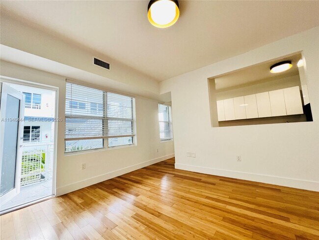 Foto del edificio - 960 Bay Dr