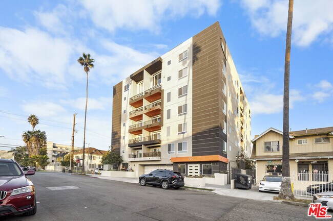 Foto del edificio - 900 S Kenmore Ave