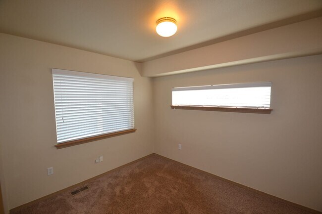 Building Photo - 9111 189th St E