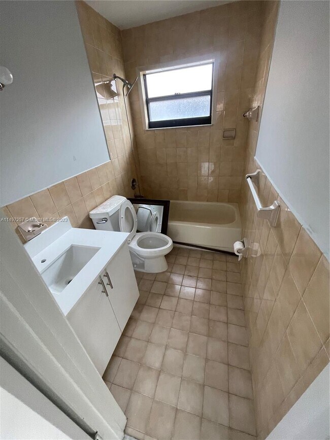 Foto del edificio - 321 E 61st St