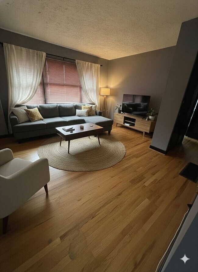 Foto del edificio - 778 Erickson Ave