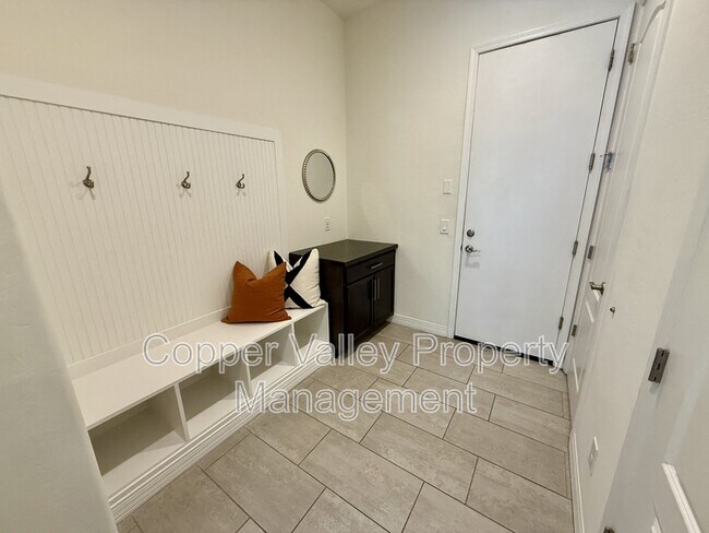 Building Photo - 7336 E Vista Bonita Dr