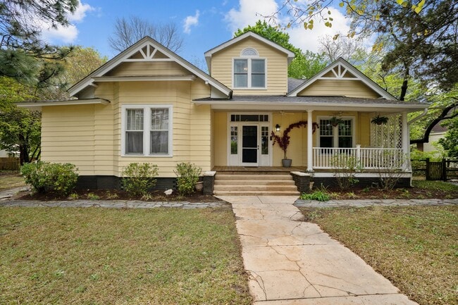 Building Photo - 802 N Poplar St