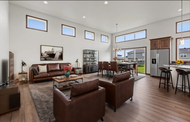 Building Photo - 4-bedroom, 3-bathroom West Fargo Single-Fa...