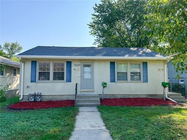 Foto del edificio - 4216 Xenia Ave N