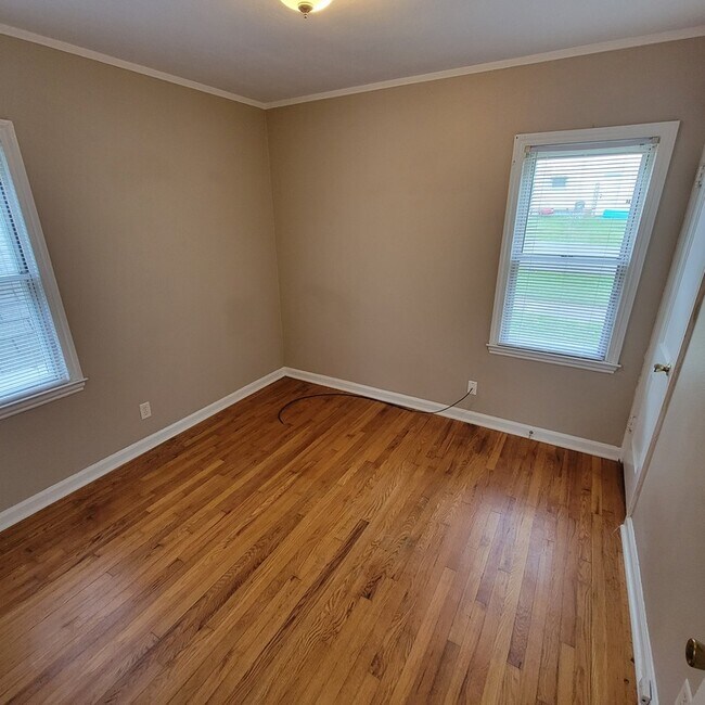 Foto del edificio - 1712 Francis Ave