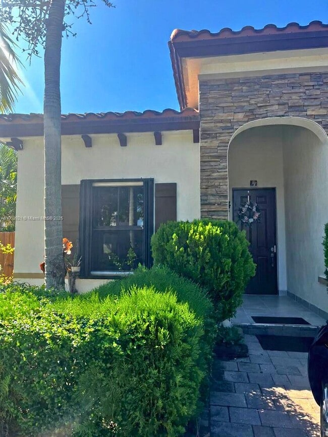 Building Photo - 116 NE 25th Terrace Building Photo - 116 NE 25th Terrace