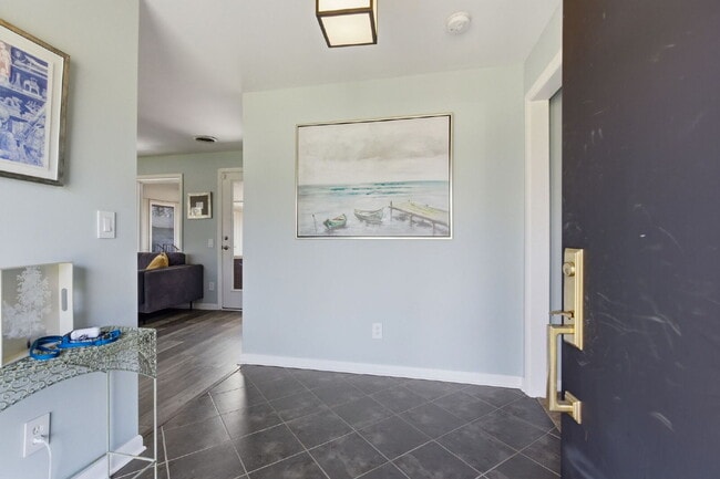 Building Photo - Charming 3-Bed Oasis with Scenic Waterfront Views and Pool 15 minutes from Downtown Nashville