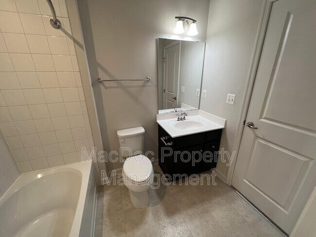 Foto del edificio - 505 Rolling Valley Dr