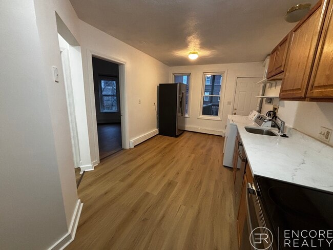 Building Photo - 655 Washington St