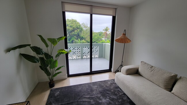 Foto del edificio - 2533 NE 183rd St