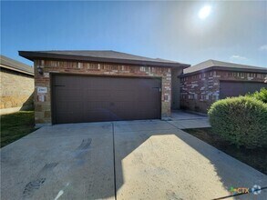 Building Photo - 2567 Pahmeyer Rd