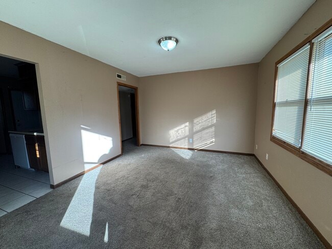 Building Photo - 1758 N Woodrow Ct