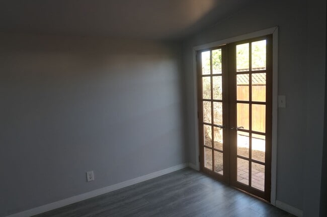Foto del edificio - Studio Apartment Available. Watsonville, C...