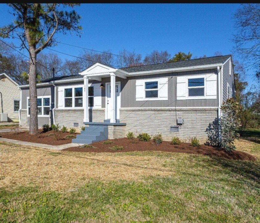 Primary Photo - 147 Butler Ave