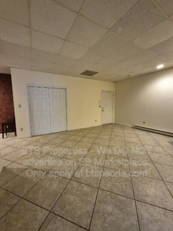 Building Photo - 5917 W Plank Rd