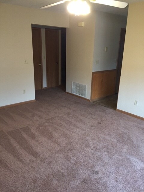 Building Photo - 4916 Charm Oak Dr
